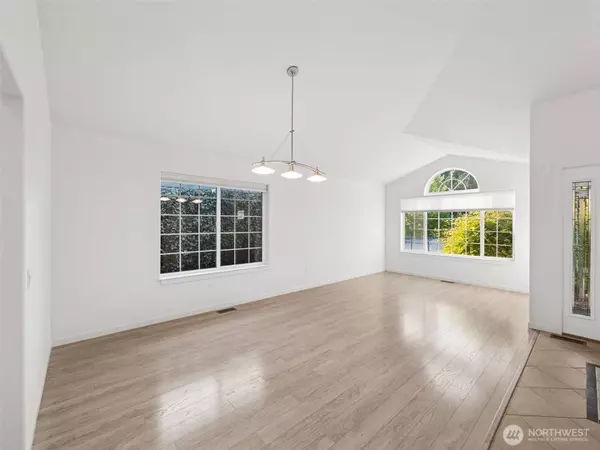 20517 SE 261st PL, Covington, WA 98042