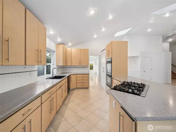 20517 SE 261st PL, Covington, WA 98042