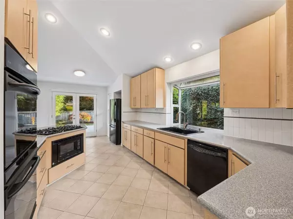 20517 SE 261st PL, Covington, WA 98042