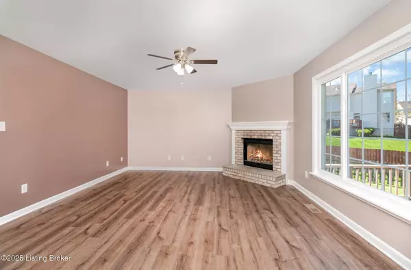 11000 Clear Stream Ct, Louisville, KY 40291