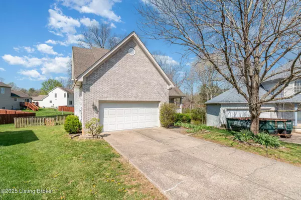 11000 Clear Stream Ct, Louisville, KY 40291