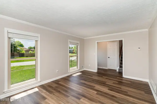 3906 Baymeadow Dr, Louisville, KY 40258