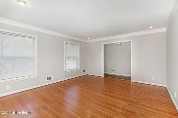 4101 Manner Dale Dr, Louisville, KY 40220