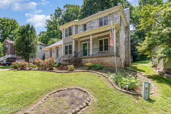 2516 Phoenix Hill Dr, Louisville, KY 40207