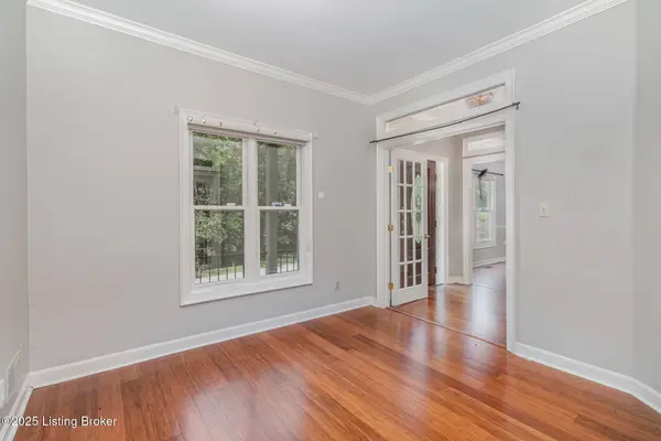 2516 Phoenix Hill Dr, Louisville, KY 40207