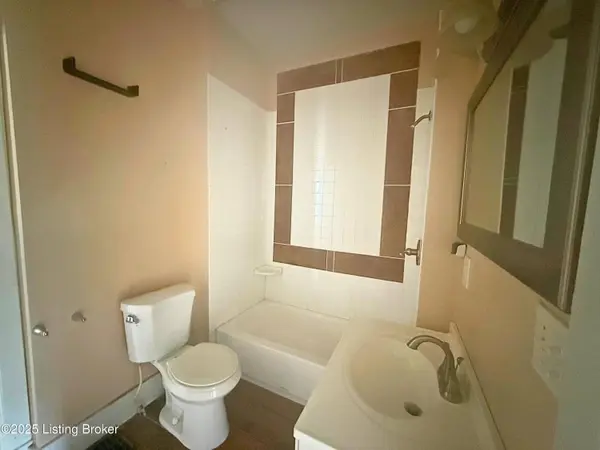 653 Cecil Ave, Louisville, KY 40211