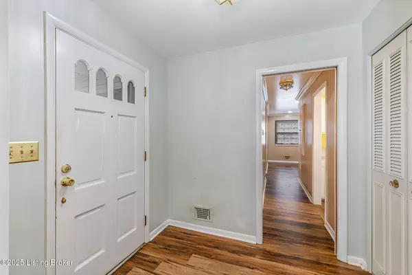 3219 Mid Dale Ln, Louisville, KY 40220