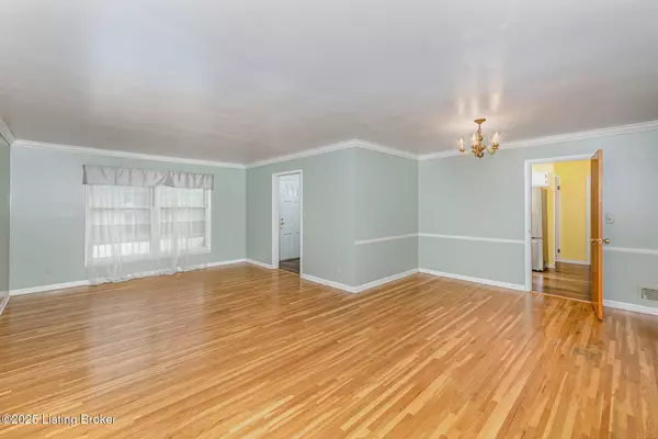 3219 Mid Dale Ln, Louisville, KY 40220