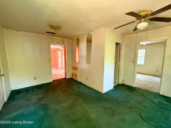 3809 Algonquin Pkwy, Louisville, KY 40211