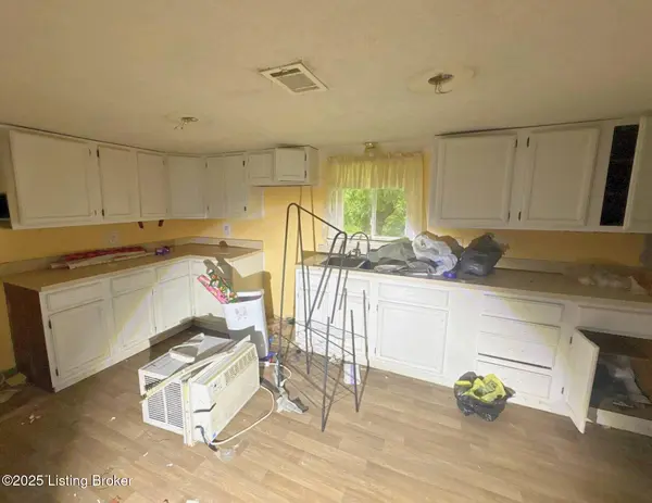 9036 Main St, Campbellsburg, KY 40011