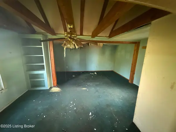 2742 Hill St, Vine Grove, KY 40175