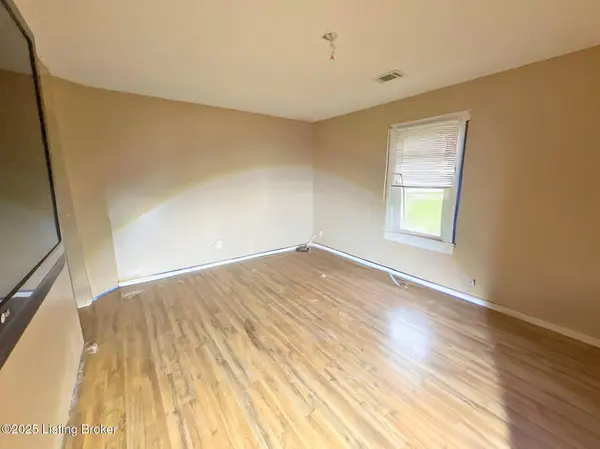 9036 Main St, Campbellsburg, KY 40011