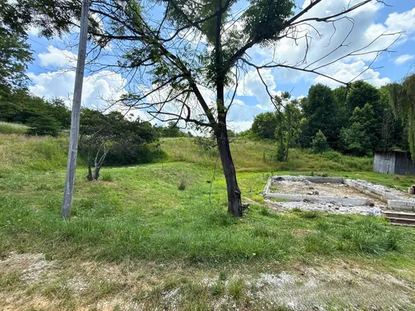 311 Combs Cemetery Road, Green Hall, KY 40486