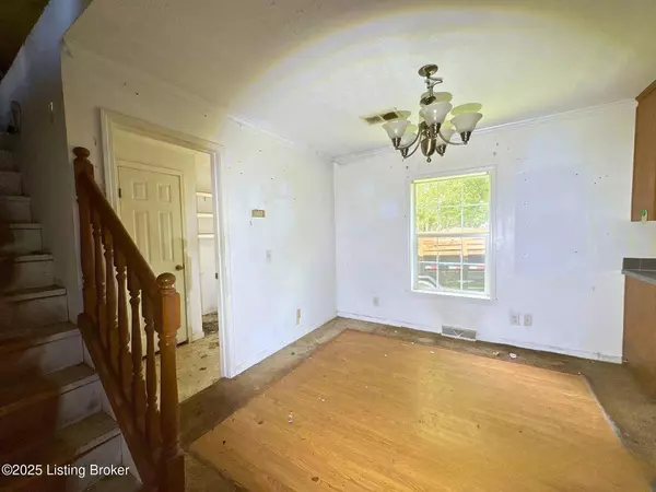 4907 Plebe Ct, Louisville, KY 40216