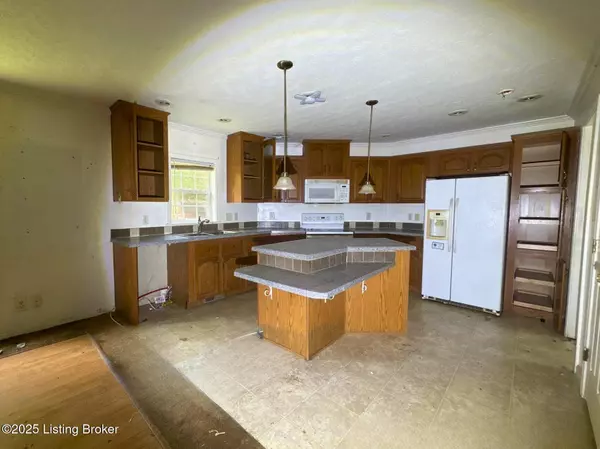 4907 Plebe Ct, Louisville, KY 40216