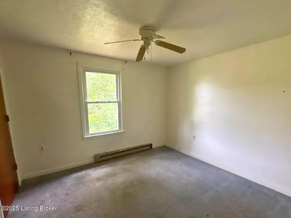 705 Upper Dry Fork Rd, Mckee, KY 40447