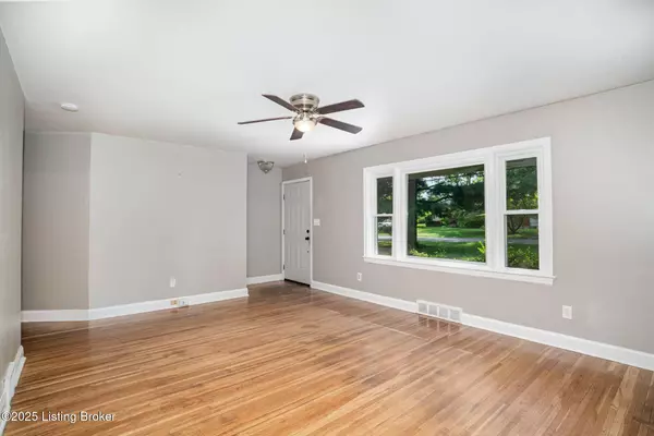 3134 Michael Dr, Louisville, KY 40220