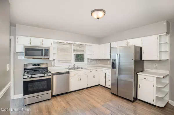 3134 Michael Dr, Louisville, KY 40220