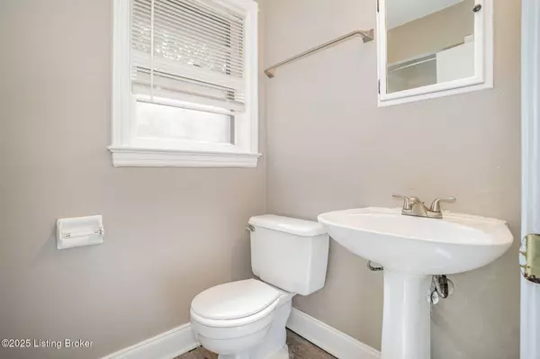 3134 Michael Dr, Louisville, KY 40220