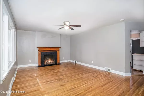 3134 Michael Dr, Louisville, KY 40220