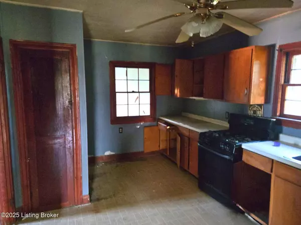 6311 Chenoweth Run Rd, Louisville, KY 40299