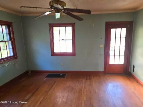 6311 Chenoweth Run Rd, Louisville, KY 40299