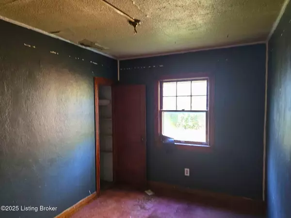 6311 Chenoweth Run Rd, Louisville, KY 40299