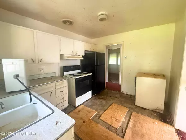 1206 Fairland Pl, Louisville, KY 40211