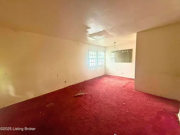 1206 Fairland Pl, Louisville, KY 40211