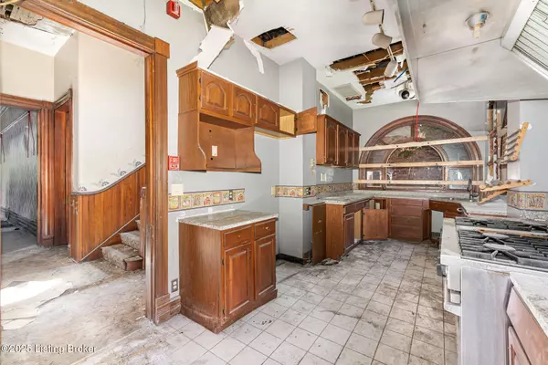 1022 S 3rd St, Louisville, KY 40203