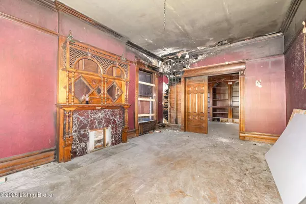 1022 S 3rd St, Louisville, KY 40203