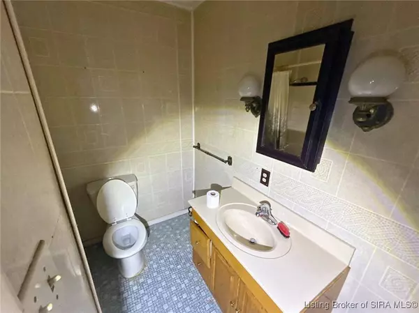 1716 Marlowe DR, Clarksville, IN 47129