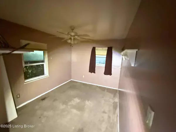 1716 Marlowe Dr, Clarksville, IN 47129