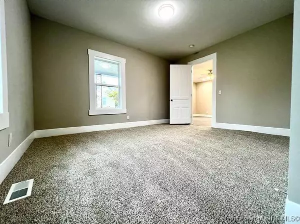 702 O ST, Bedford, IN 47421