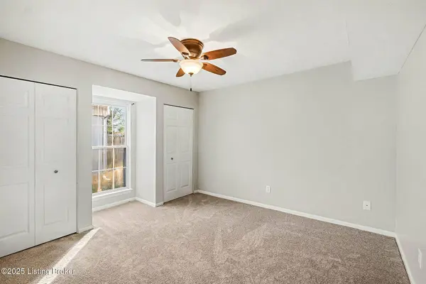 7300 Chestnut Tree Ln, Louisville, KY 40291