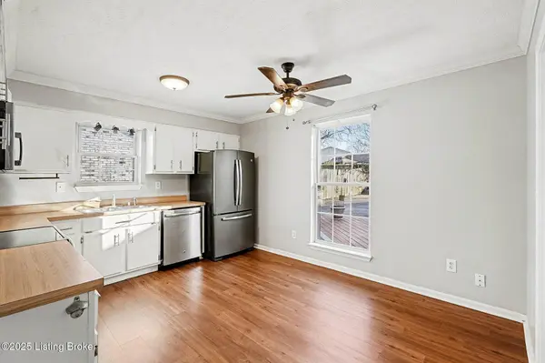 7300 Chestnut Tree Ln, Louisville, KY 40291