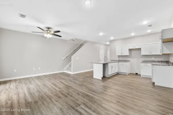 3210 Maldon Ct, Louisville, KY 40216