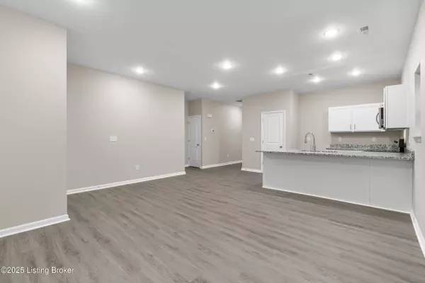 3200 Maldon Ct, Louisville, KY 40216