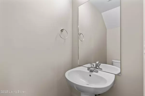 3204 Maldon Ct, Louisville, KY 40216