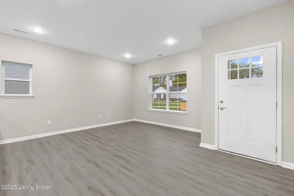 3200 Maldon Ct, Louisville, KY 40216