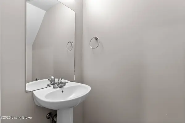 3208 Maldon Ct, Louisville, KY 40216