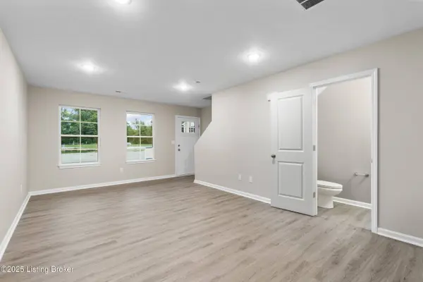 3204 Maldon Ct, Louisville, KY 40216