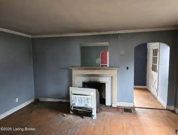 2207 Rockford Ln, Louisville, KY 40216