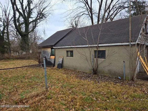 2207 Rockford Ln, Louisville, KY 40216