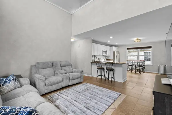 6609 Glastonburg Ln, Louisville, KY 40291