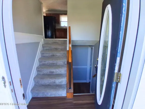 4608 Mud Ln, Louisville, KY 40229