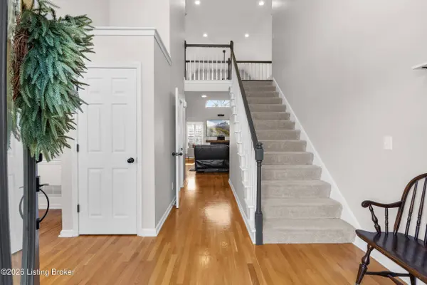 13700 Lake Spring Dr, Louisville, KY 40299