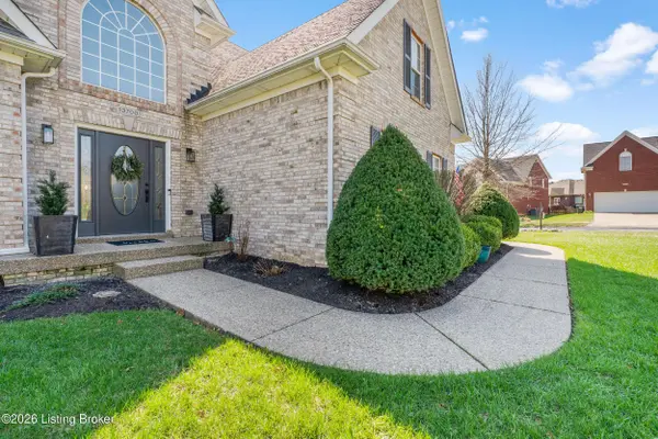 13700 Lake Spring Dr, Louisville, KY 40299