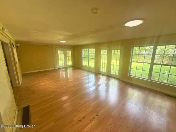 8407 Brownsboro Rd, Louisville, KY 40241