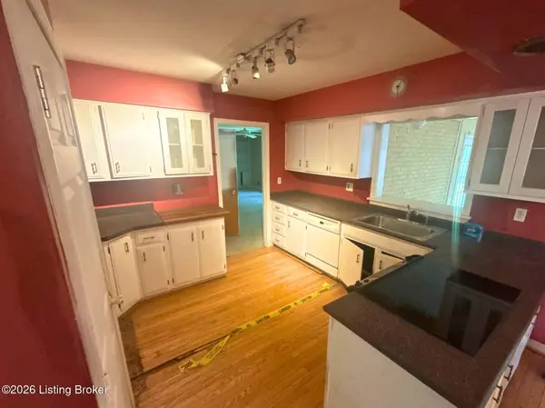 8407 Brownsboro Rd, Louisville, KY 40241